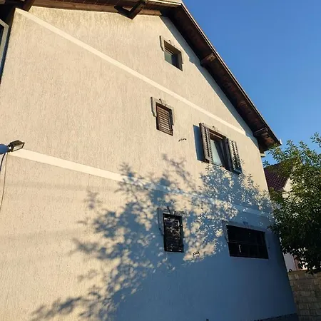 Vojin Apartment *