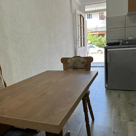 Vojin I Lena Apartmán *